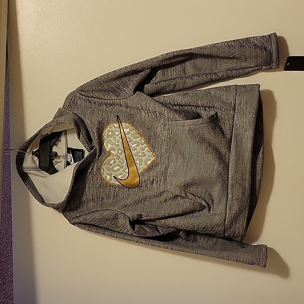 NWT: Girls NIKE Fleece Graphic Pullover Hoodie
